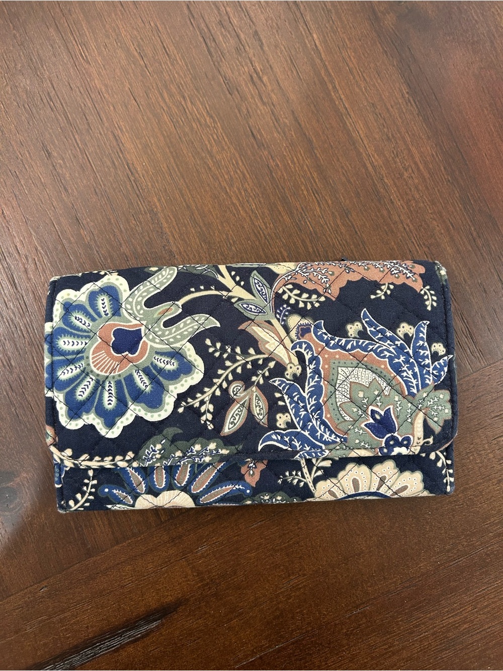 Vera Bradley RFID Riley Compact Wallet Midnight Blues Navy Floral EUC